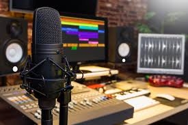 صوت های خام هیئات و پادکست ها رو ویرایش افکت گذاری و میکس و مستر کنم